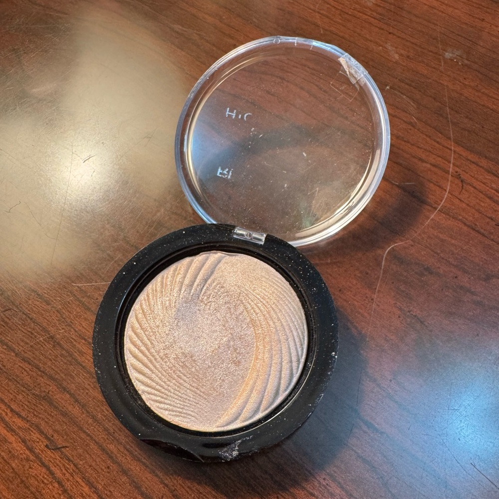 Revolution PEACH LIGHTS Highlighter Radiant Glow